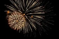 christels-fireworks-1880042_1920 &copy; pixabay