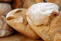 bread-g80fc4b315_1280 &copy; pixabay