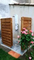 Douche ext&eacute;rieure &copy; Bruno Cass&eacute;-Perrot