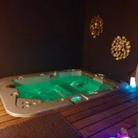 Espace d&eacute;tente uniquement sur r&eacute;servation jacuzzi privatis&eacute;  &copy; Van Goethem Sophie 