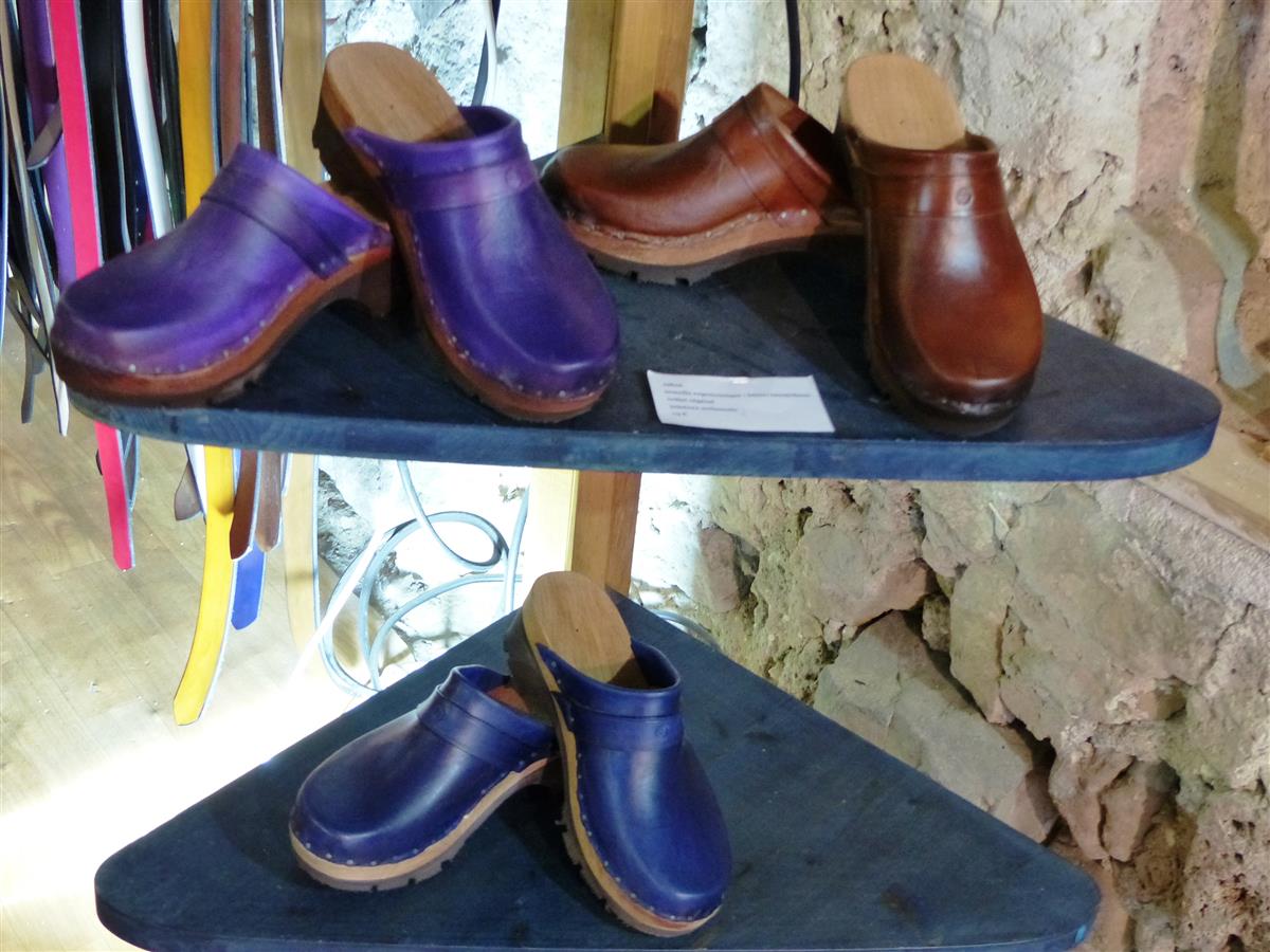 Fabricant de chaussures, sandales et sabots