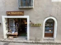 la mascotte 4 st guilhem &copy; la mascotte