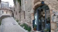 L'ilot boutique- micropanorama- saint-guilhem-le-d&eacute;sert &copy; Micropanorama-Dude