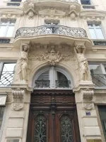 Restauration d'une fa&ccedil;ade Haussmannienne &agrave; Montpellier rue Jean Moulin &copy; Fr&eacute;d&eacute;ric Matan